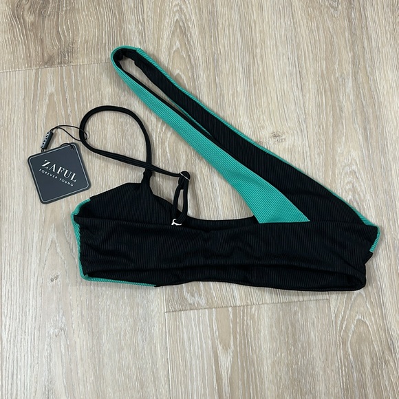 Never worn bathing suit top - Picture 2 of 3